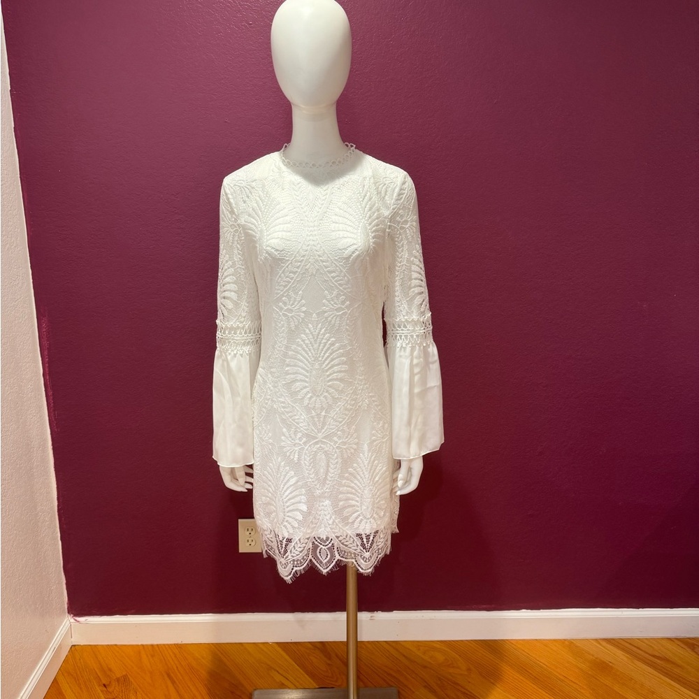 Eilly Bazar Bell Sleeve Scallop Hem Guipure Lace Dress